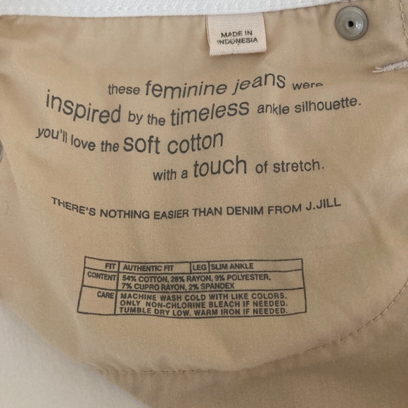 JJill Authentic fit slim leg jeans 8Tall white - Picture 3 of 8